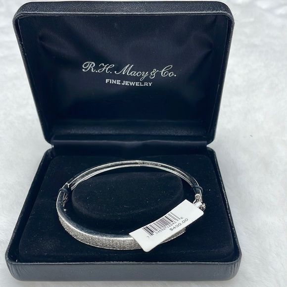 R.H Macy & Co Diamond Bracelet - Picture 1 of 4